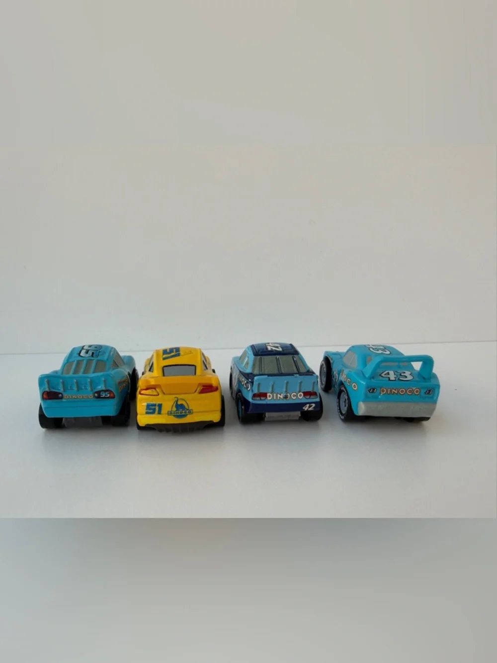 Disney Pixar Cars Mini Racers - Dinoco McQueen Cruz Cal Weathers The King Lot‎